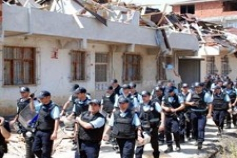 Pendik Belediyesi kaçak kat çıkanlara göz açtırmıyor!