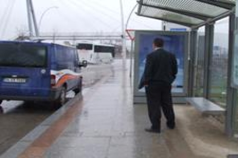 İzmir'de otobüs durak yeri kiraya verilecek