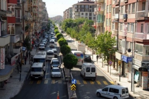  Kurtuluş Caddesi'nde yıkılması yasak binada daire yıkıldı!