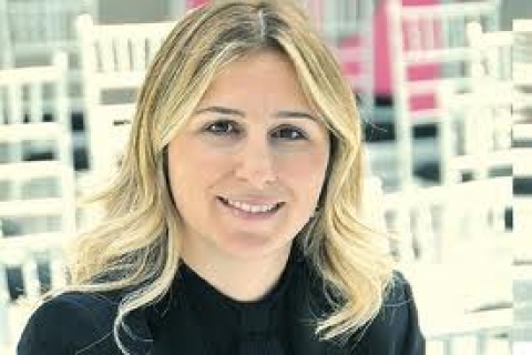  Ebru Özdemir: Türkiye küçülürken biz büyüdük!