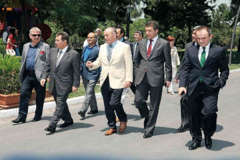 Kadir Topbaş:En riskli zeminler olarak belirtilen 10 ilçemiz var!
