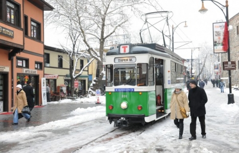  Bursa'daki tramvay hattıyla trafik güzergahı yeniden düzenlendi!