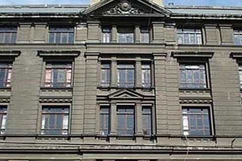 Rum ilkokulu iade edildi!