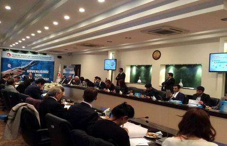 Kırmızı etiketli asansör bir ayda düzeltilmezse kapatılacak!