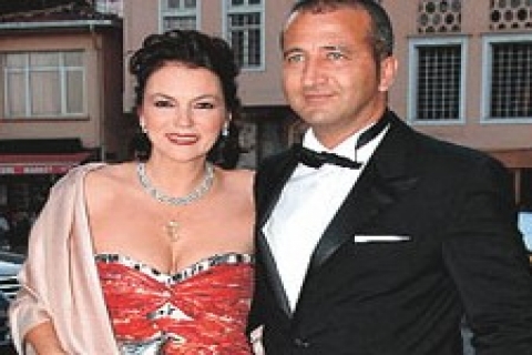 Soyak ve Mynet'in patronlarının galerisi Chelsea 24 açılıyor!