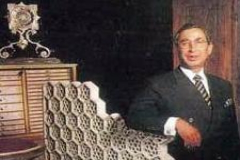 Nasır David Halili inşaattan kazandığını koleksiyona yatırdı