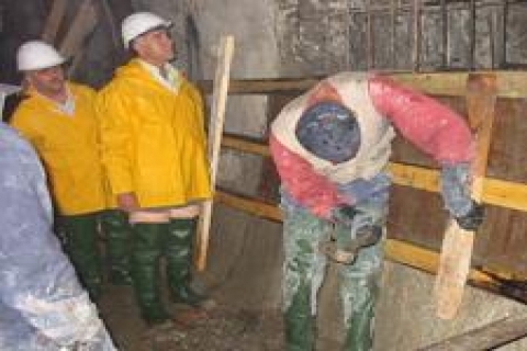 Okulların güçlendirme çalışmaları 6 ay içinde bitecek