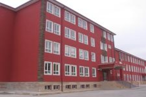 Adnan Berker Yozgat'a lise yaptırıyor