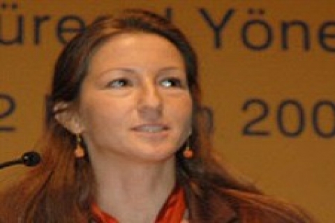 Raif Dinçkök Kültür Merkezi'ne iki yılını verdi!