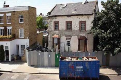 William Lyttle'in virane evi 1.1 milyon sterlinden satıldı! 