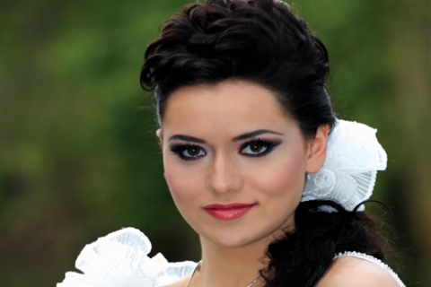 Fahriye Evcen evine taktırdığı çanak anten için mahkemelik oldu!