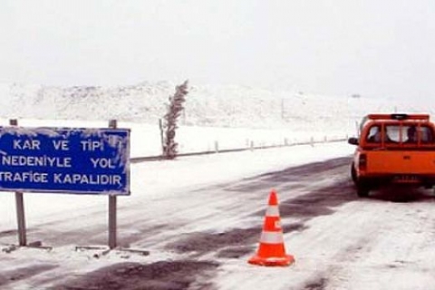 Sivas-Malatya karayolu ulaşıma kapatıldı!