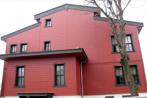 Nafız Paşa Konağı'nın önünde kazı yapanlar defineci çıktı!