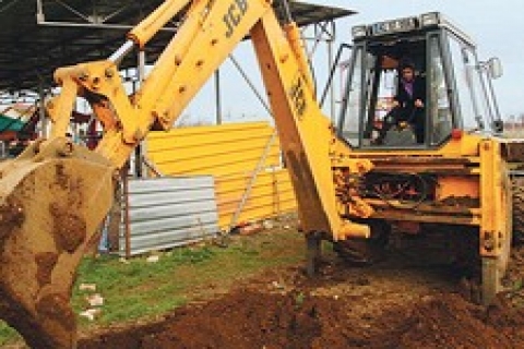 Konya'da kadınlar iş makinelerini kullanıyor!