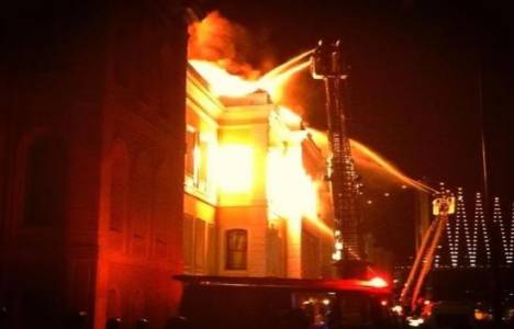  Galatasaray Üniversitesi'nde yangın çıktı!