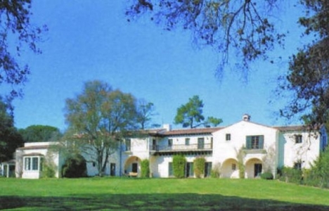 Steve Jobs'un evi soyuldu! 