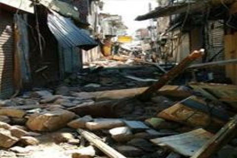 Endonezya'daki depremde 20 bin bina yıkıldı!