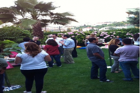 Form Şirketler Grubu, bina bahçelerinde yaz partisi düzenledi!