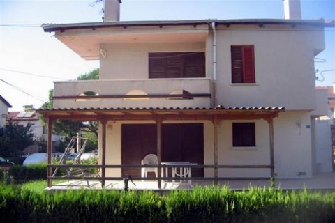 Kuşadası'nda Sökem Sitesi'nde satılık dubleks konut!