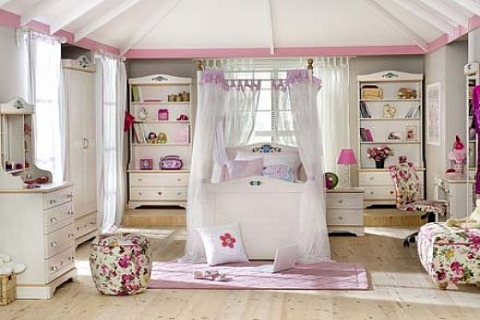 Çilek odaları çiçek açtı, evlerde bahar havası esiyor!