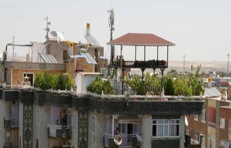 Yaşar Kaplan evinin 9. katını köye çevirdi!