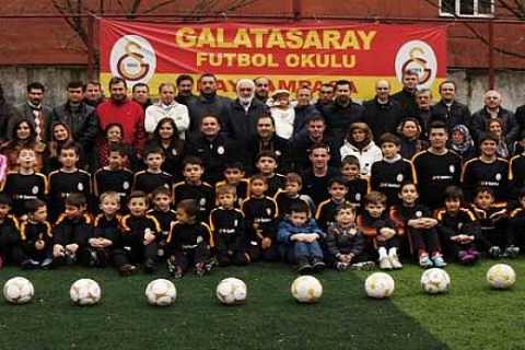 Galatasaray yönetimi yenilenen futbol akademisi binasını gezdi!