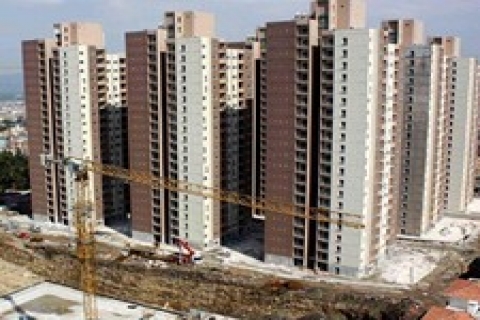 Rıfat Özbek Çeşme'de 3'üncü yastık mağazasını açacak!