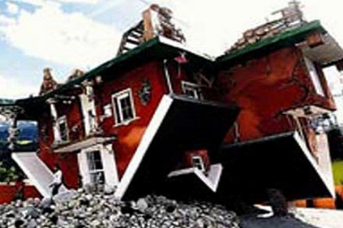 Tepetaklak evin içi de dışı gibi ters!