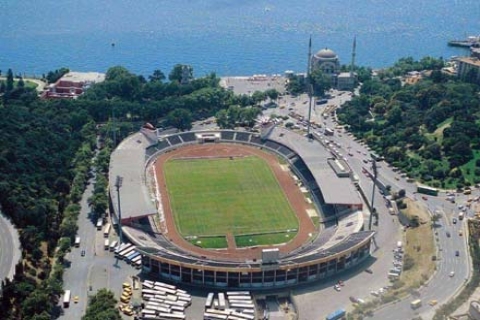 Beşiktaş ile Fi Yapı arasındaki sözleşme devam ediyor!