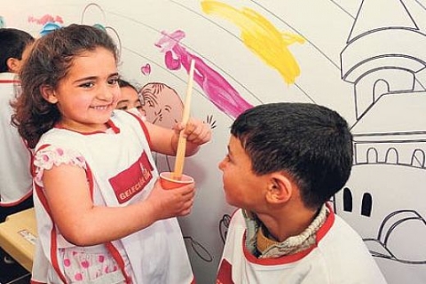 Depremzede çocuklar için üç oyun evi kuruldu!