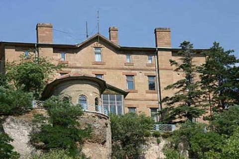 Kayseri Talas'taki meyve bahçesine dönüştürülen şehitlik yeniden düzenlenecek!