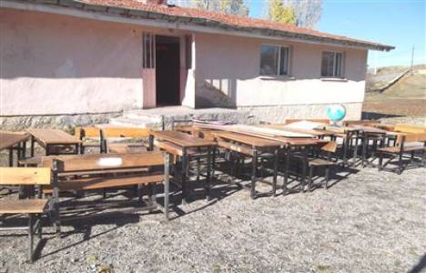 Üniversite öğrencileri Günebakan Köyü İlkokulu'nu yeniliyor!