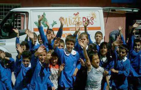 Müzebüs 220 okulu ziyaret edecek!