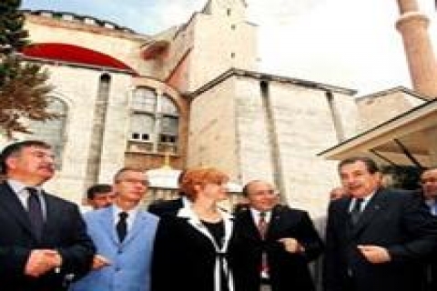 Ayasofya'nın türbeleri gün yüzüne çıktı!