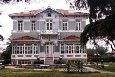 Çağlar'ın Sarıyer'deki köşkü satışa çıktı