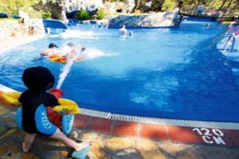 Zeynep Silahtaroğlu Baykal: Yabancıya lüks villa satacağız!