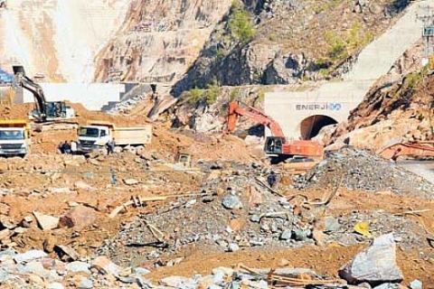 250 HES inşaatı denetim yapılmadan devam ediyor!