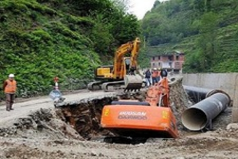 Antalya'da HES toprak kaymasına yol açtı