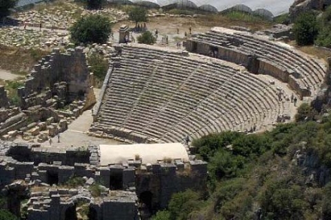 Myra Antik Tiyatrosu'nun sahne binası kazılacak!