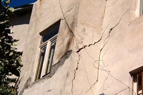 Simav'da güçlendirme yapılmayan binaların elektrik,su ve doğalgazı kesilecek!