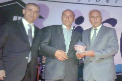  Royal Garden Residence Yönetim Kurulu Başkanı Resul Yılmaz'a plaket! 