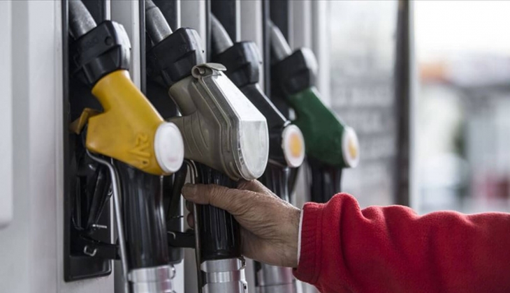 Benzin ve motorin fiyatları 60 TL! Ünlü ekonomistten şok eden tahmin geldi! Sürücüler aman dikkat!