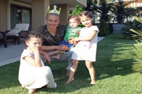 Alex, Acarkent'teki villasının 2 yıllık kirasını peşin ödetti!