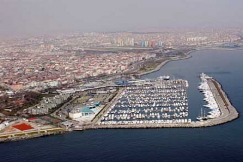 Milli Emlak'tan Bakırköy'de satılık arsa ve bina!