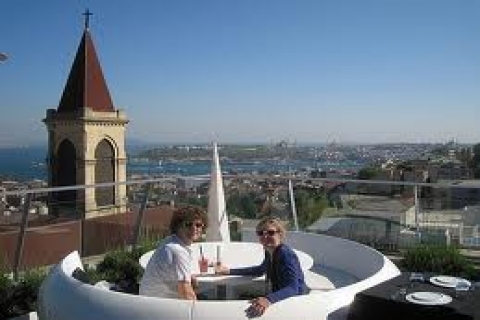 İstiklal deki binaların çatı katları kafe ve barlara kiralanıyor!