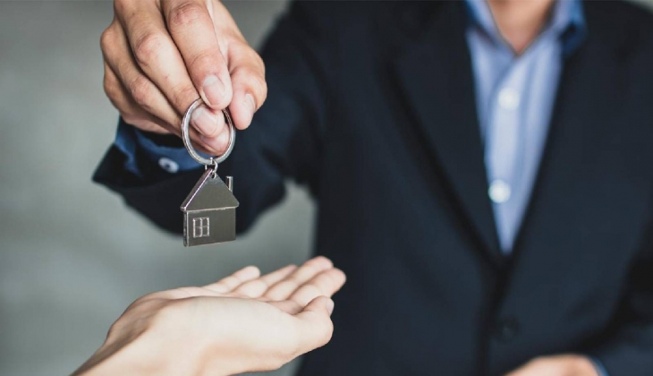 Ev sahipler ile kiracılar arasında tahliye taahhütnamesi krizi...