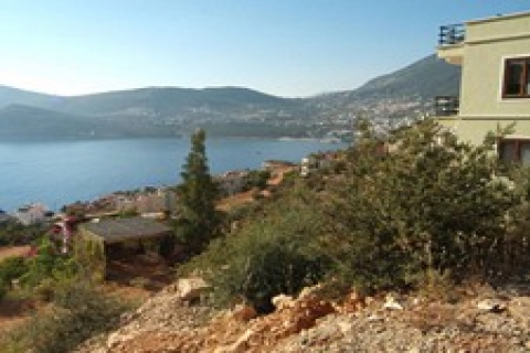 Avcılar'da icradan 856 bin TL'ye satılık arsa ve bina!