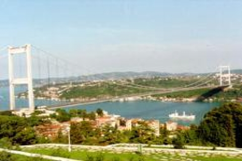 Boğaz manzaralı binaya 2 kaçak kat