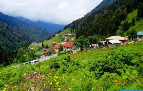 Ayder kaplıcası turistin gözdesi oldu!