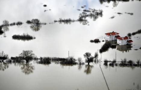 Muğla'da su altında kalan tarım arazileri göle döndü! 